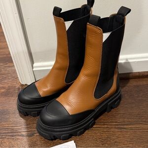 Ganni Chelsea Boots size 38 Brown